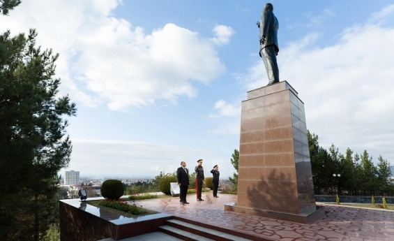 NAZİR VİLAYƏT EYVAZOV BALAKƏNDƏ VƏTƏNDAŞ QƏBULU VƏ SIRA BAXIŞI KEÇİRİB