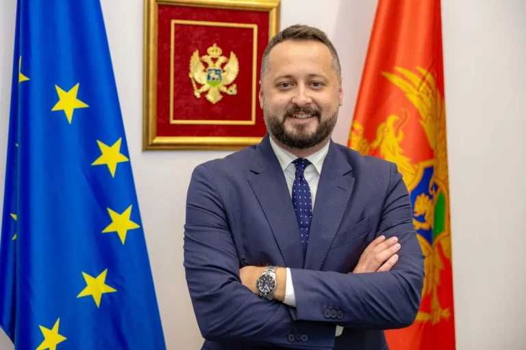 AgzluMOhzGVFaLKxBbVShDrPDJtfytceLd