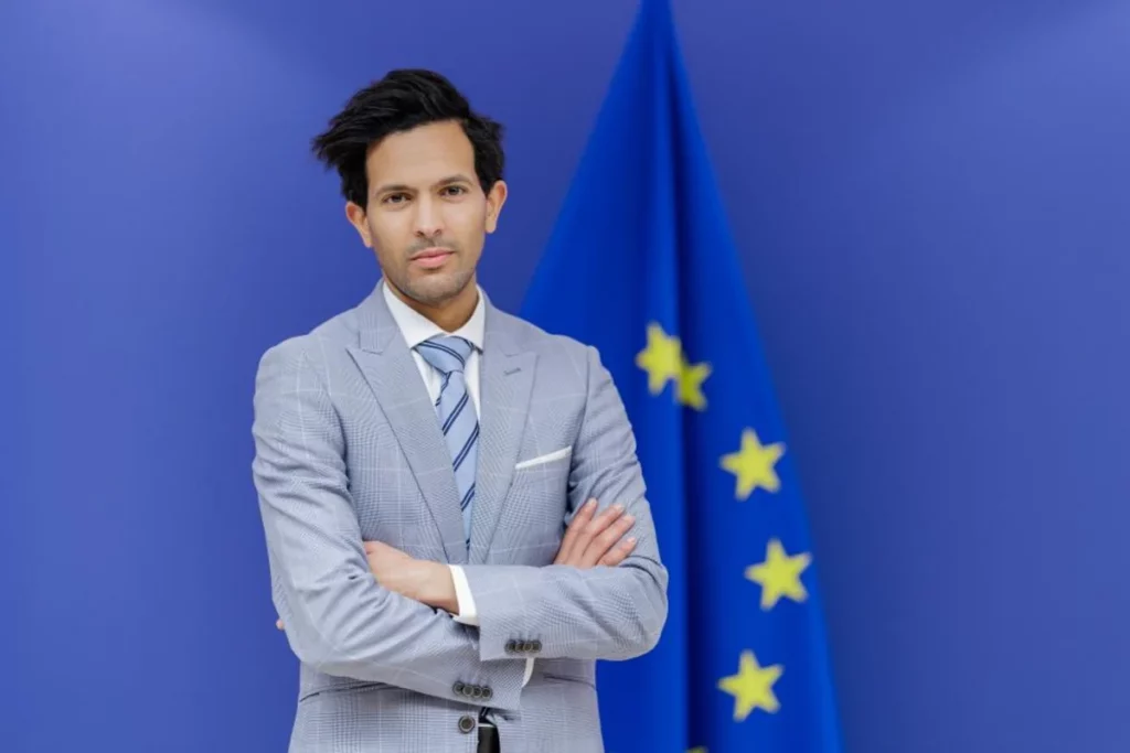 hZgzldtjjyDhUhfOuyCWPaSECjdRGKe