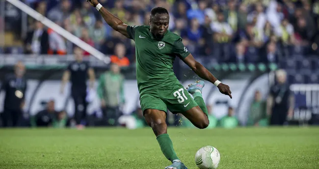 x besiktas haberi kartal bernard tekpeteyi izliyor