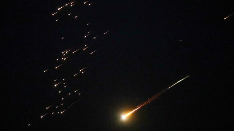 İranin raket hucumu