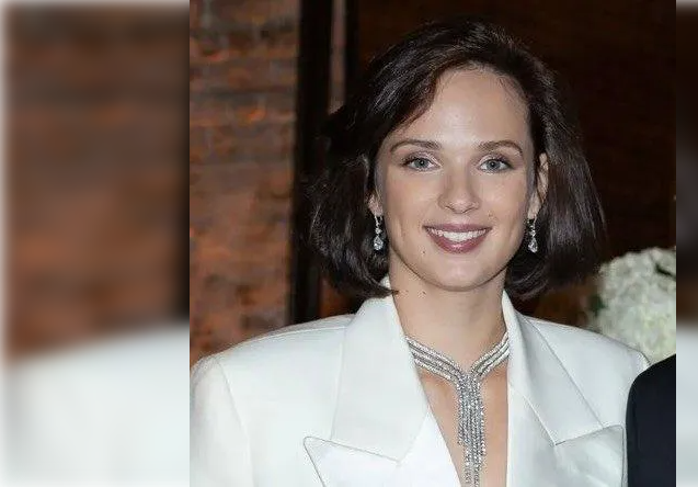 aqalarovun yeni sevgilisi aqalarovun yeni sevgilisi