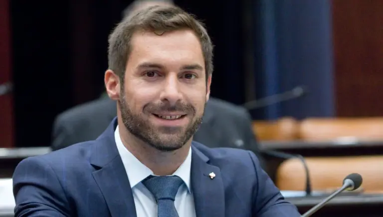 iAwGqVaMlLnyDnoAtiAKplaIGPyxCn