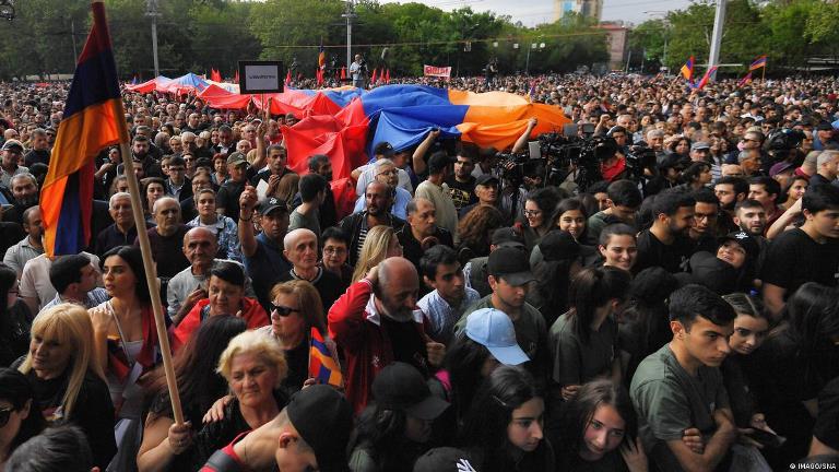 Ermenistan mitinq