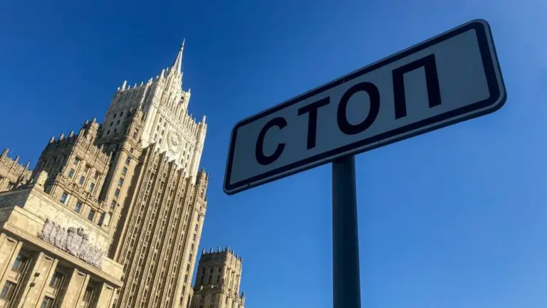 RbrAAFLisQUrznEXrSOcDEbVunplt