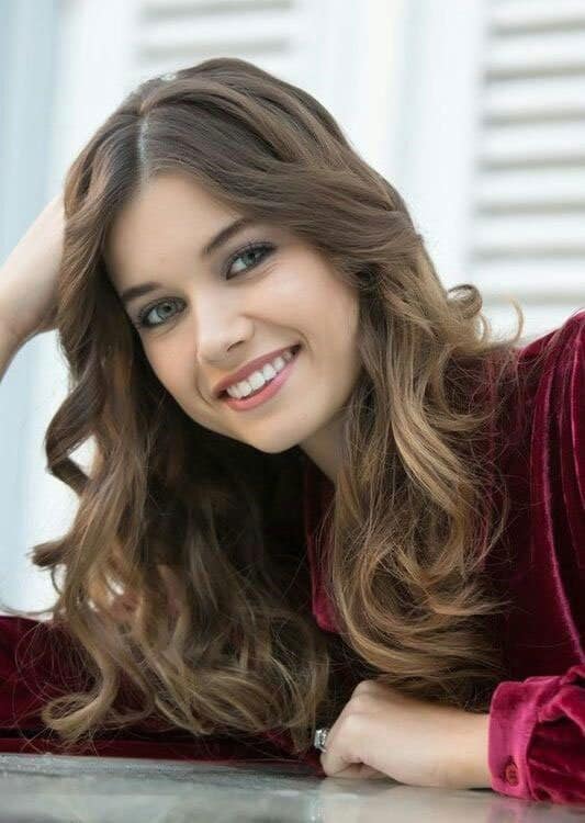 afra saracoglu turkish actress