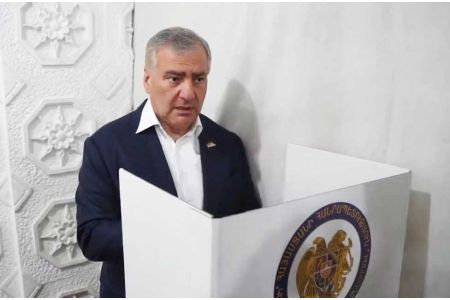 Samvel Karapetyan ()