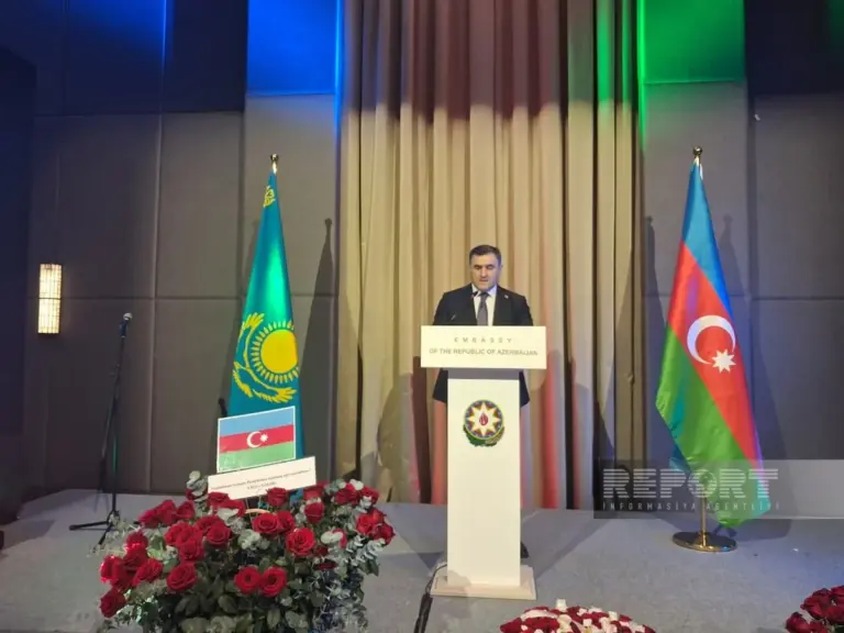 astanada azerbaycanin musteqillik gunu ve silahli quvveler gunu qeyd olunub