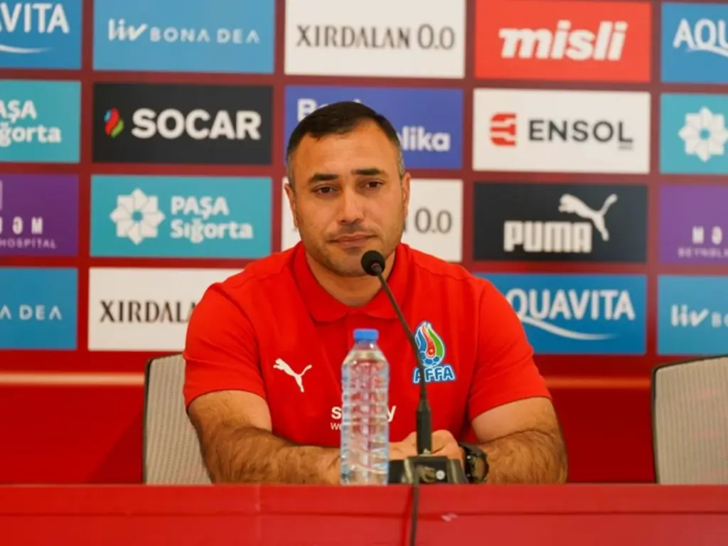 siyaset esgerov ireli xetde her kesden qol gozleyirik